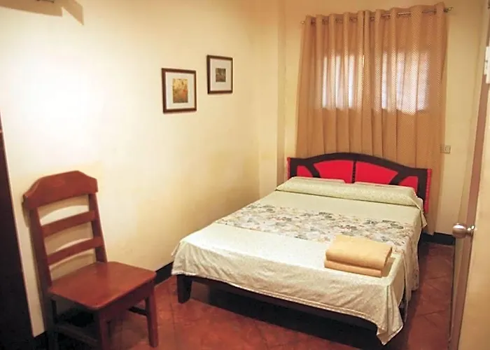 Centro Mactan Inn *