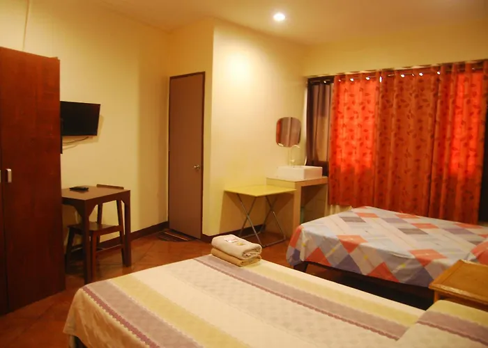 Centro Mactan Inn *